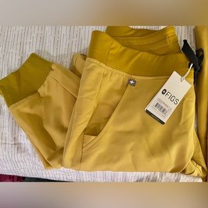 Figs Zamora Jogger in Yellow Gold